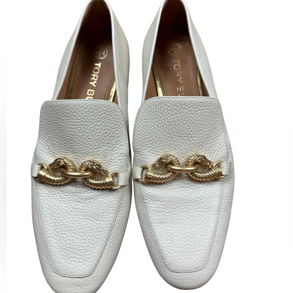 TORY BURCH: Cream Jessa Pebbled Leather Loafer with Gold Details -Size 9